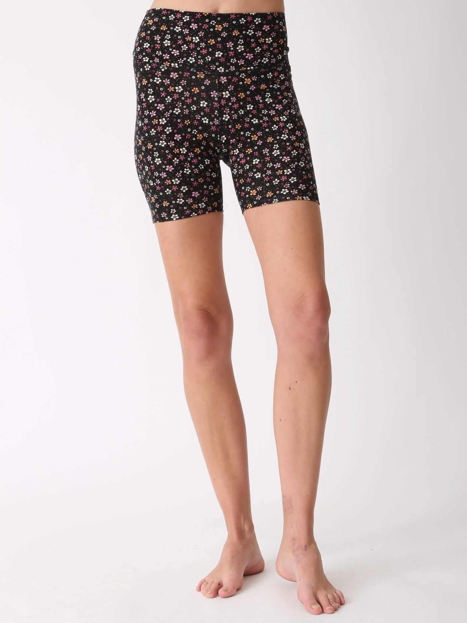 Zoey Short in Ditsy Floral