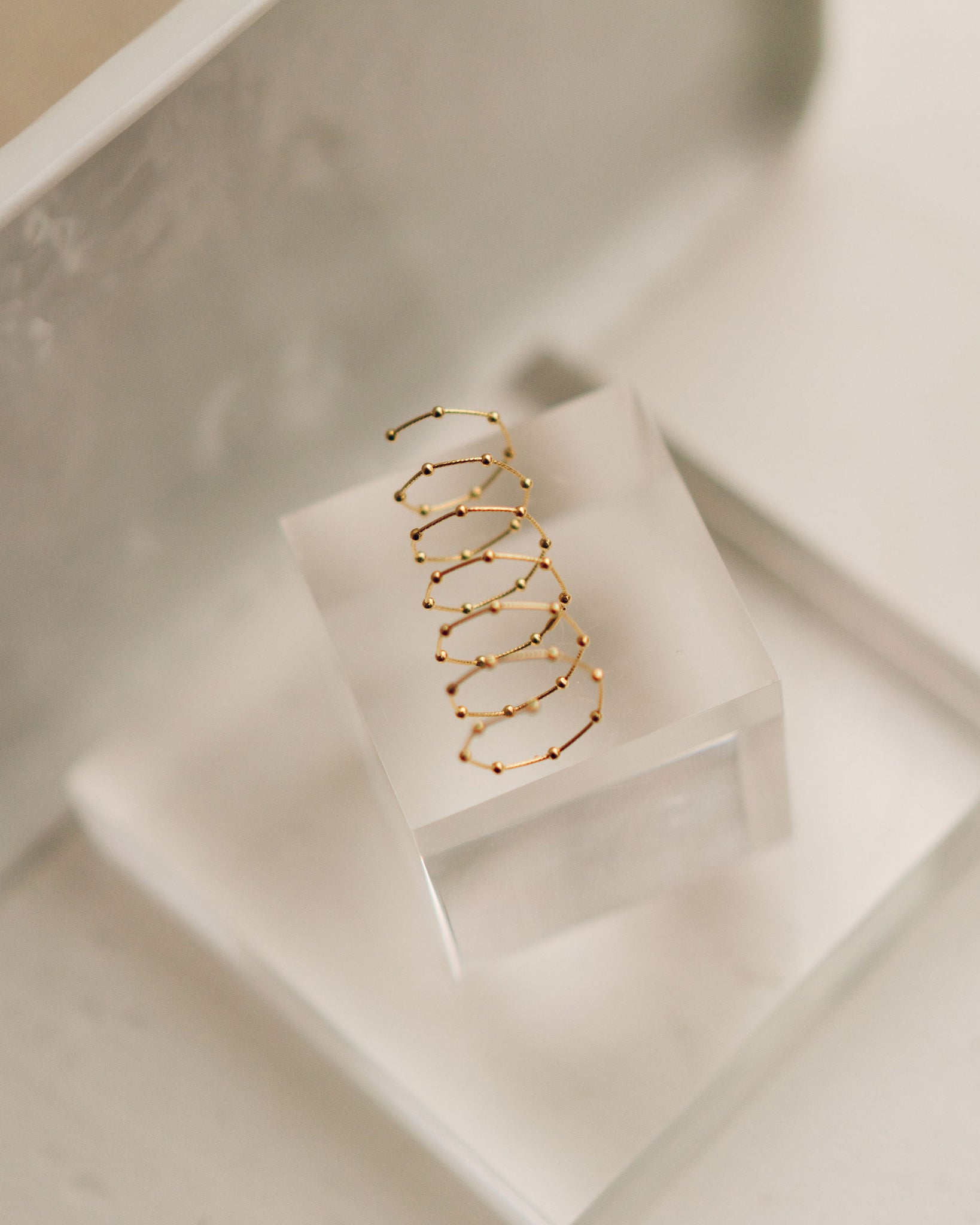 Planeti Wire Spiral Ring