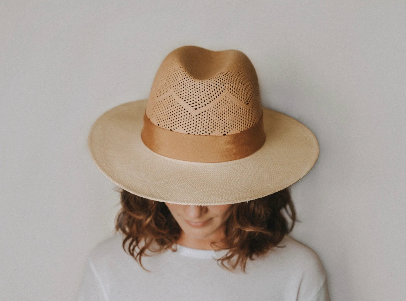 Camelia Hat in Tan/Natural